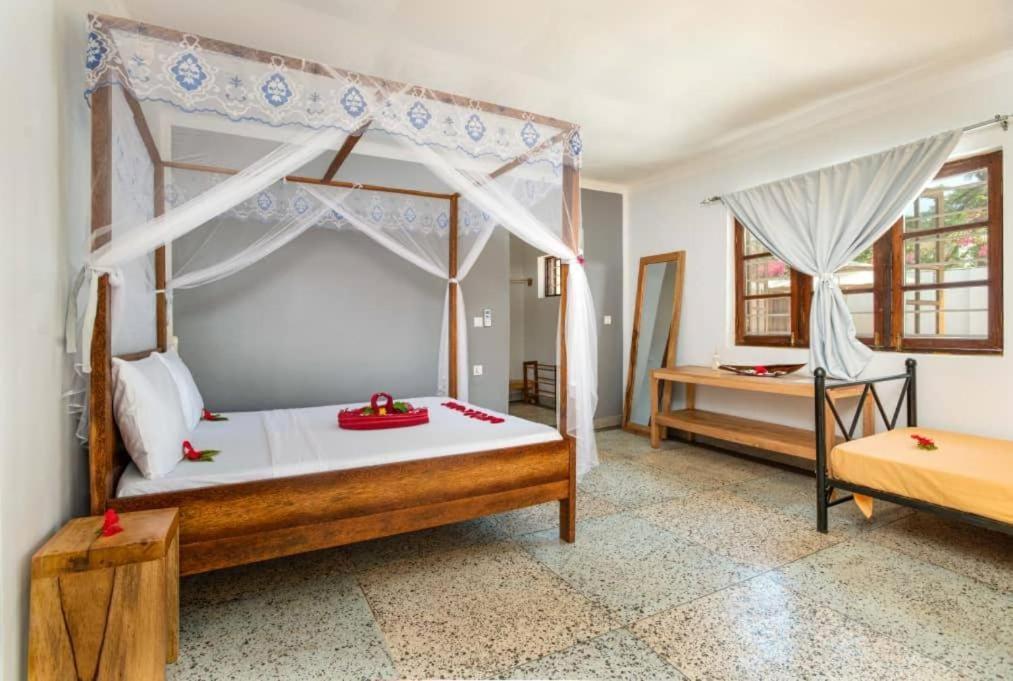 קיוונגווה Seashore Beach Hotel מראה חיצוני תמונה